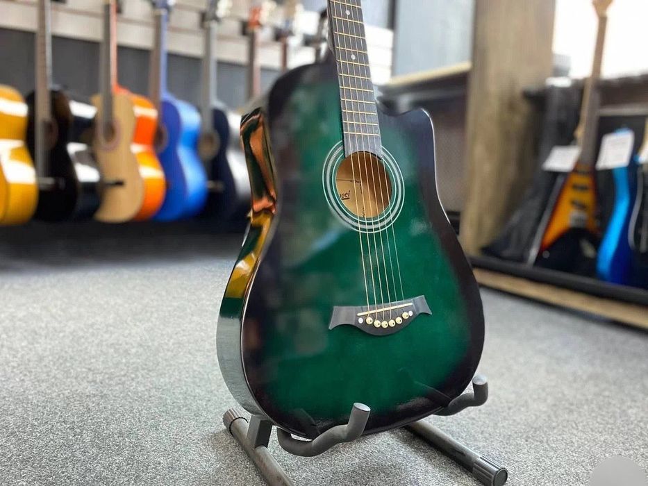 38 razmer akustik gitara