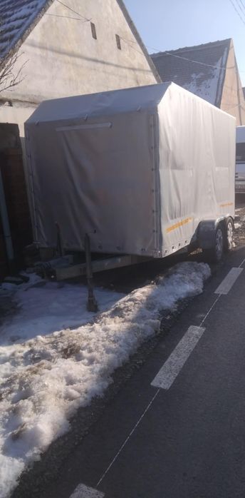 Remorca. 2.5 T  2 axe