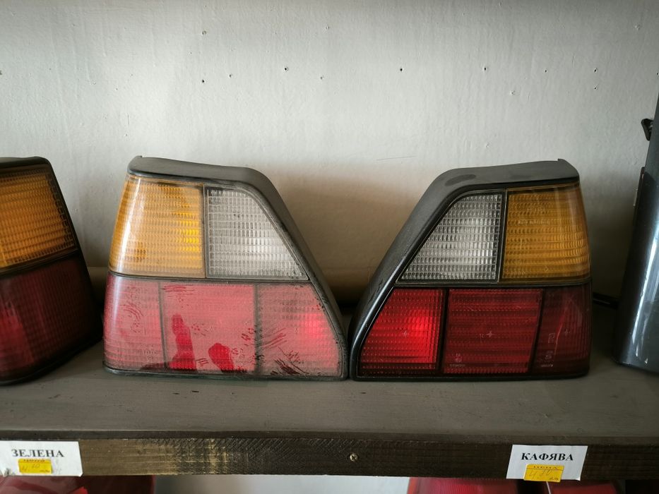 Стопове за автомобили и един комплект фарове за форд