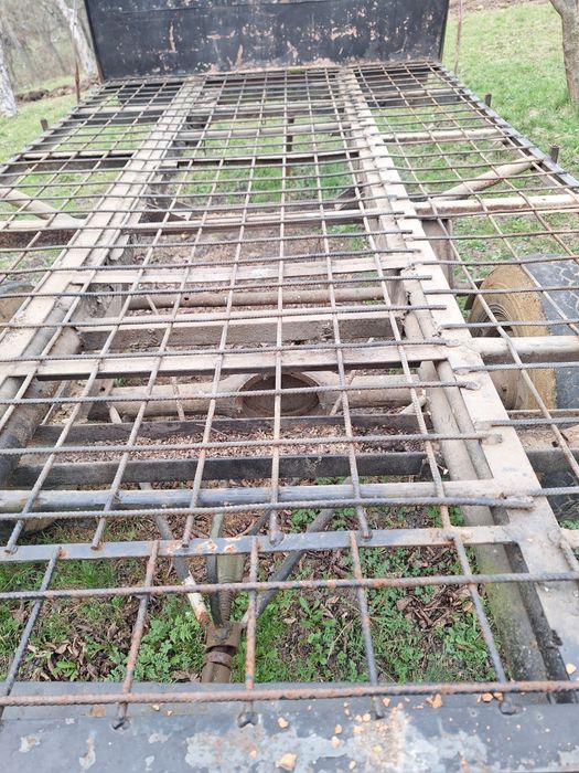 Vând trailer baloți