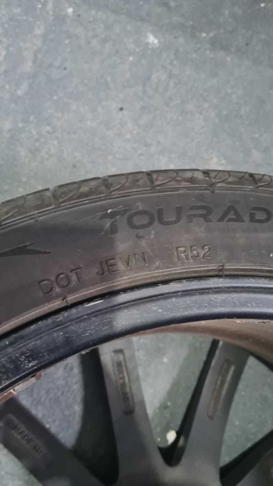 Jante aliaj R18 x 7 1/2JJ ET 38 cu cauciucuri vara 225/40ZR18 Tourador