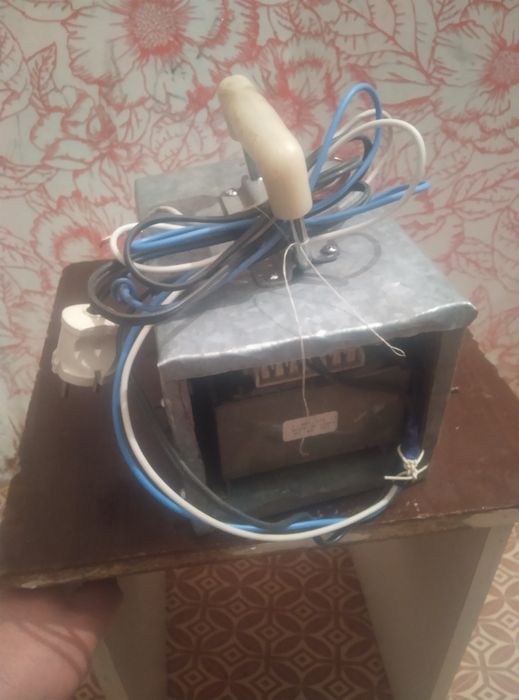 Зарядное устройство автомабильный