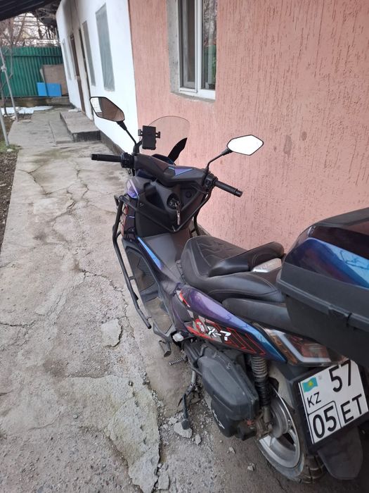 Продам  мопед  N-max