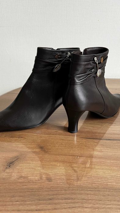 Осенние кожаные сапожки