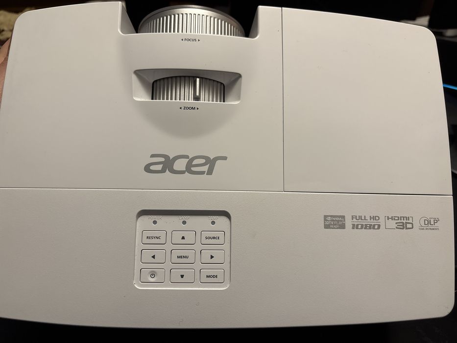 Acer H6517BD aproape nou (lampa sub 15h de utilizare)