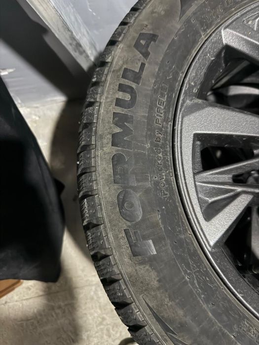 Продам зимнюю резину с дисками