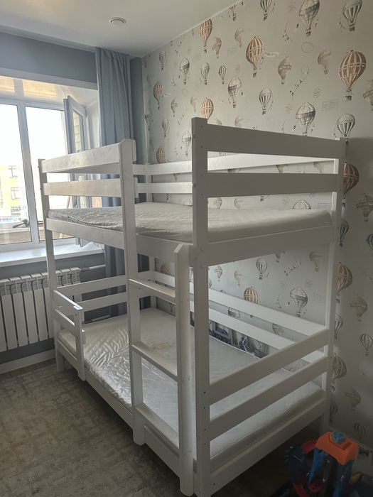 Продам двухярусную кроватку