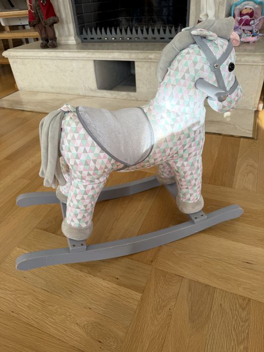 Детско конче със звуци