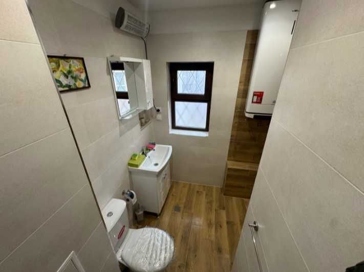 Дава се под наем Тристаен апартамент в София, Изток - 140 кв.м за 750 € - Снимка #10