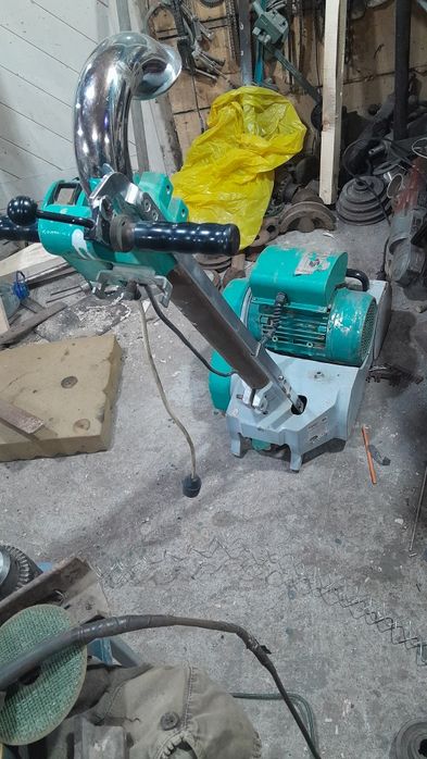 Masina de raschetat parchet