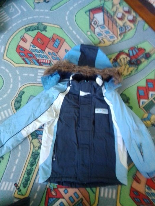 Детски зимни гащеризони  и яке.