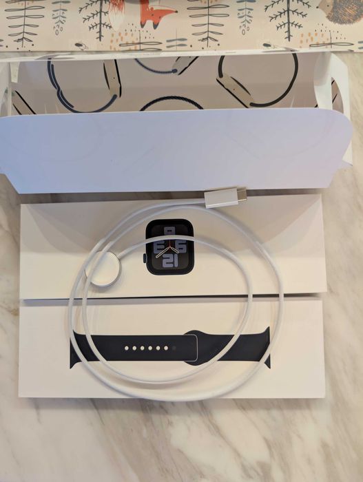 Смарт часы Apple Watch SE 2 40mm