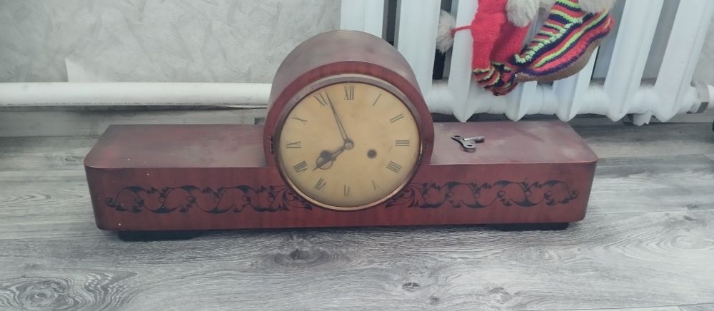 Часы комодные советские с боем.