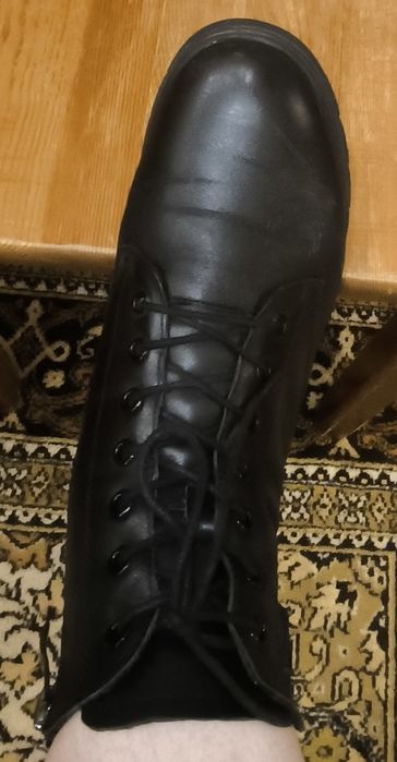 Продам зимние женские ботинки