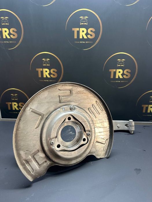 Продавам преден заден шенкел Tesla model 3SYX нови и второупотреба