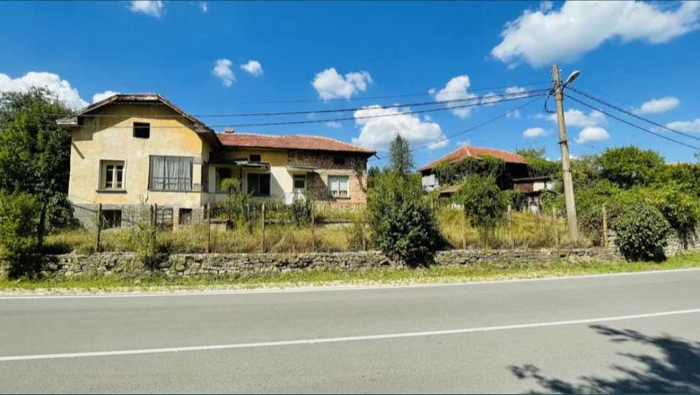 Къща в село Белица