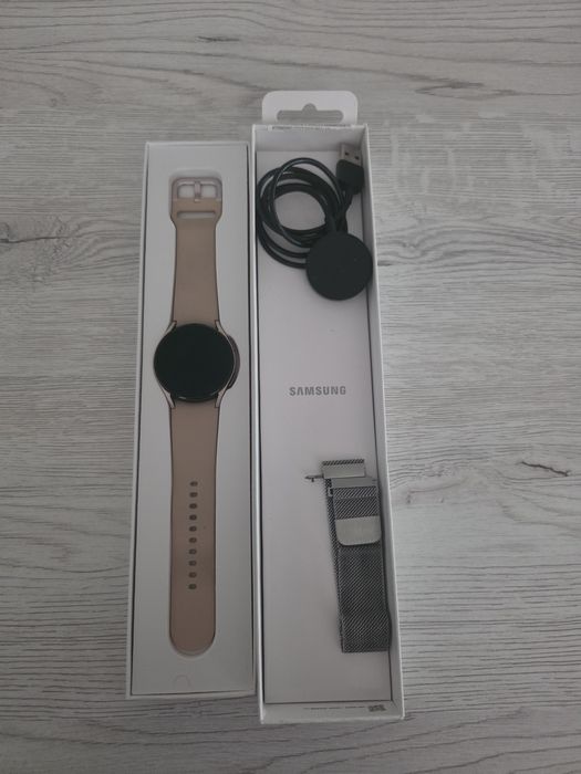 Samsung Galaxy Z Fold 5 , S24 & Watch4