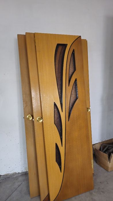 Продам двери б/у