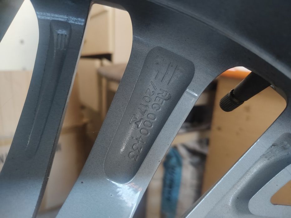 Продам диск 225/55 R18