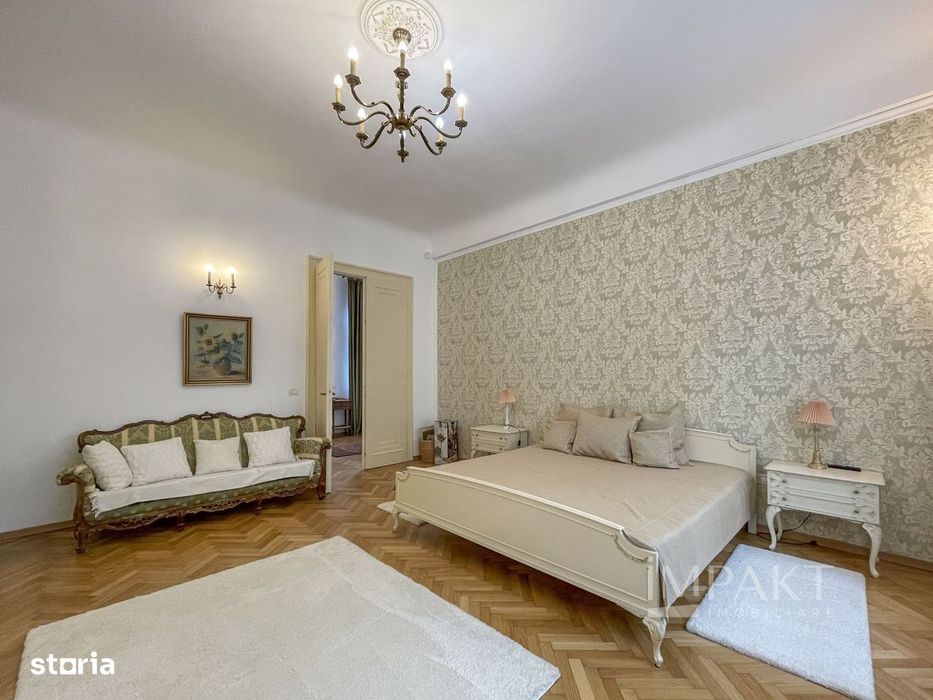Apartament deosebit cu 3 camere, curte si parcare, aproape de Centru