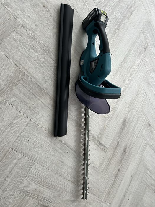 Makita DUH 523 trimer gard viu 18V