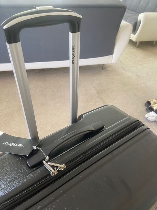 Продам чемодан Samsonite