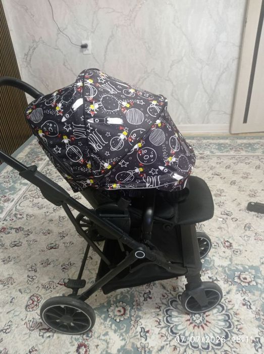 Коляска и стульчик для кормление