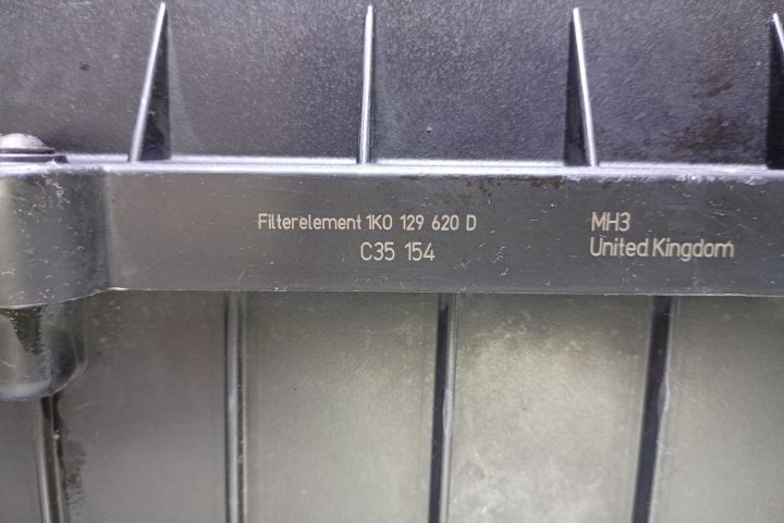 Carcasa  filtru aer 1K0129620D Volkswagen VW Golf a 5-a generatie