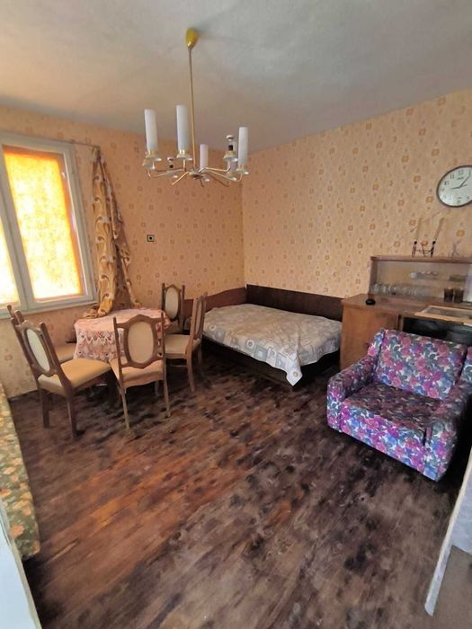 Продава се Къща в с. Кралев дол, Област Перник - 160 кв.м за 575 €/кв.м - Снимка #2