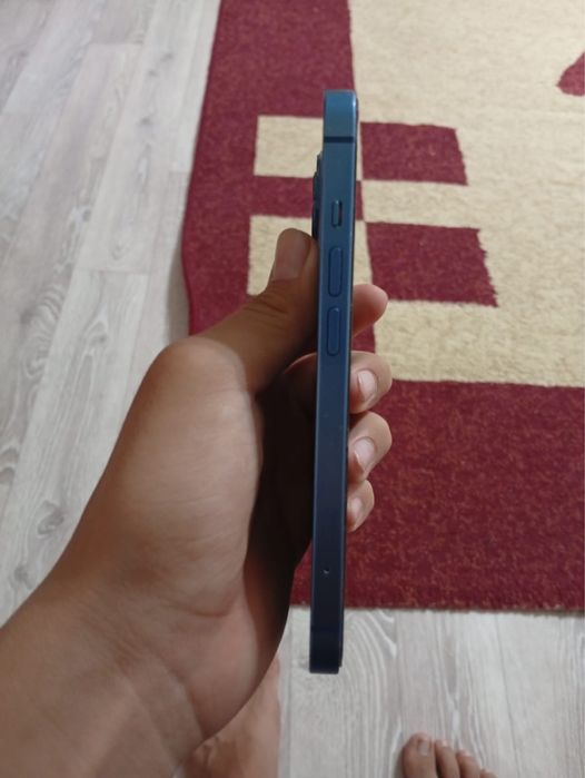 IPhone 13 в хорошем состоянии