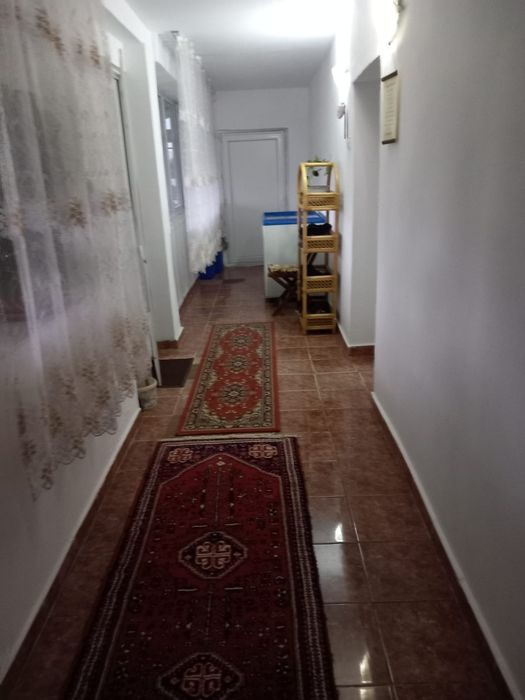 Vând casă  locuită