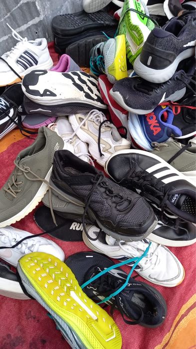Vand adidas angro 420 perechi 25 lej pereche