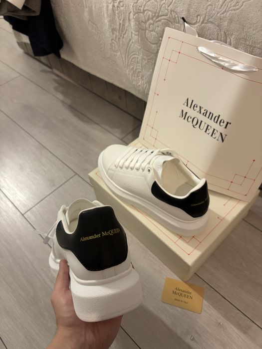 Ghete Alexander McQueen, marime 41, 42,43.