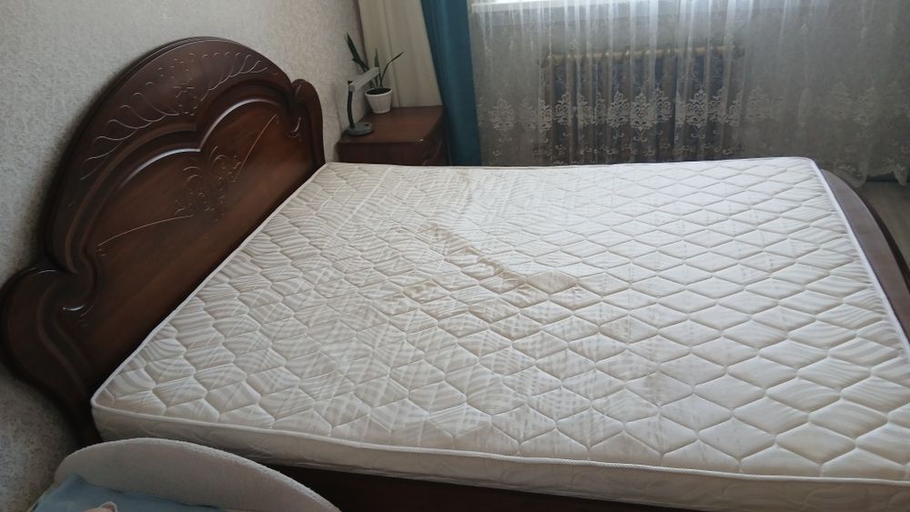 Кровать двуспальная