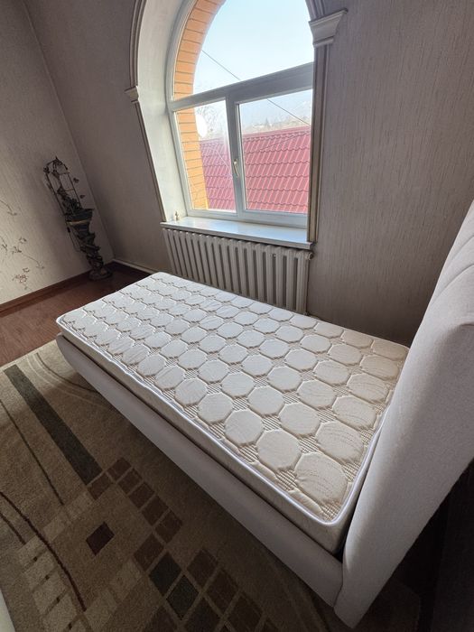 односпальная кровать