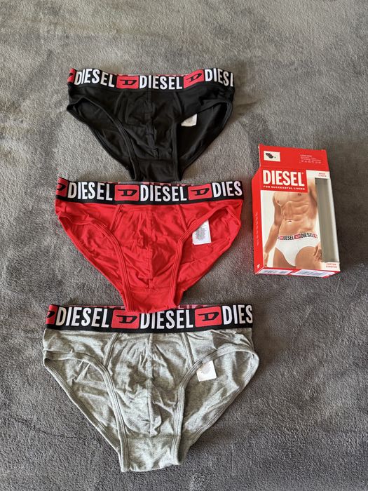Diesel set 3 chiloti barbatesti negru-gri-rosu marimea S noi originali