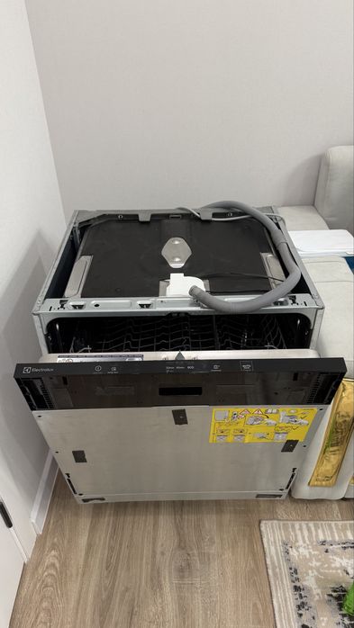 Посудомоечная машина Electrolux