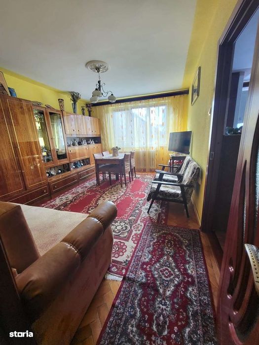 Apartament 2 camere, etaj 2 | Micro 2-zona excelenta | balcon si garaj