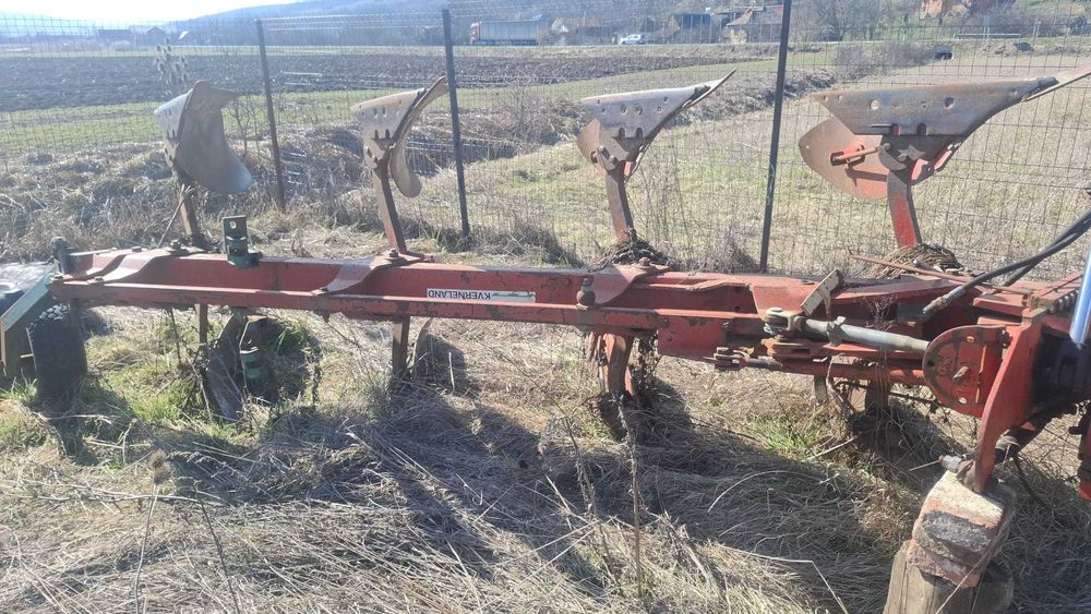 Plug kverneland lb  variabil mecanic 4 trupite