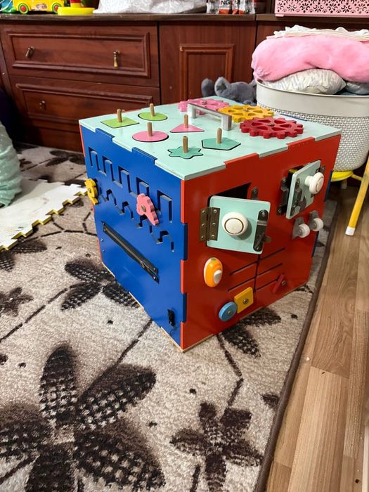 Бизикуб бизиборд раннего развития