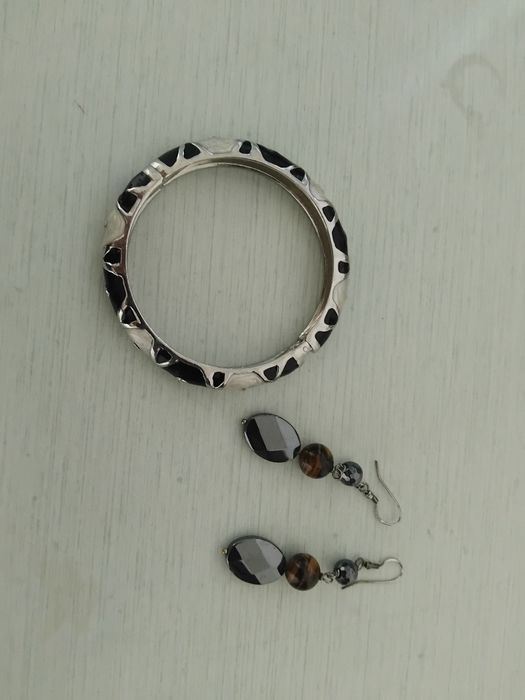 Set colier perle alb,cerceii incheietoarea argento,bratara