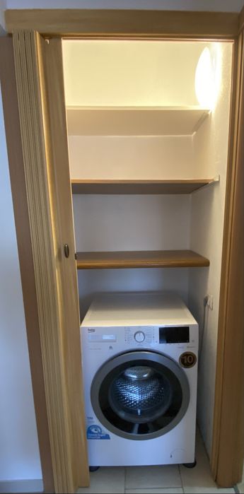 Inchiriez apartament 4 camere zona Uta