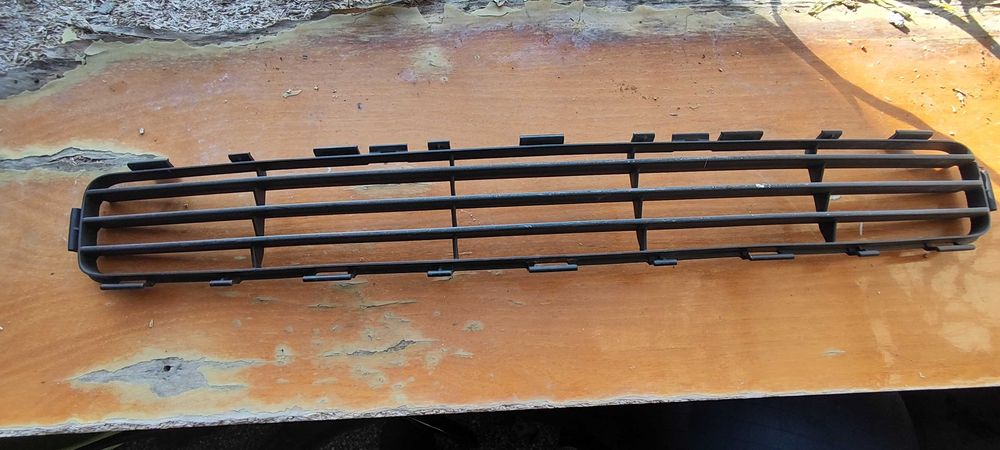 Тойота авенсис T25 - предна броня фейслифт