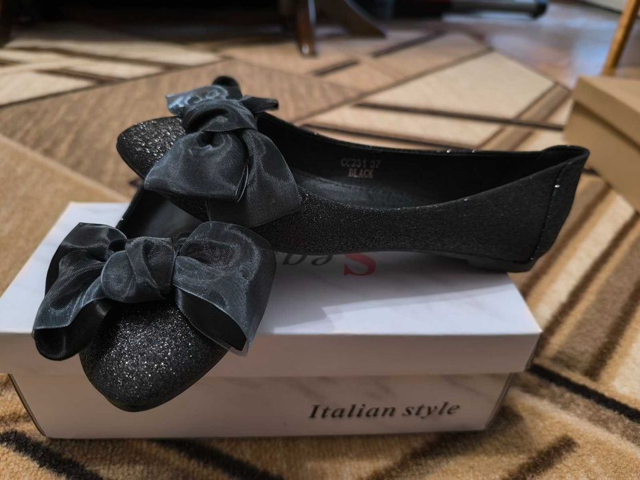 Дамски балеринки с панделка