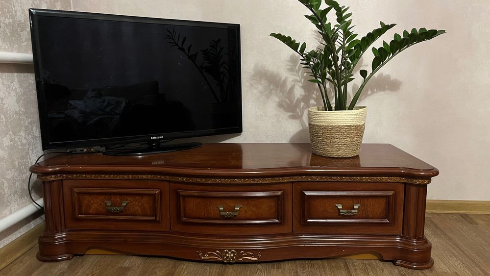 Тумба под телевизор