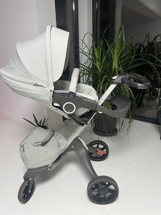 Urgent!!! Vand carucior Stokke v5 gri
