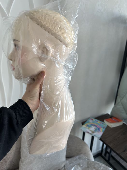 Манекен для шапок или париков