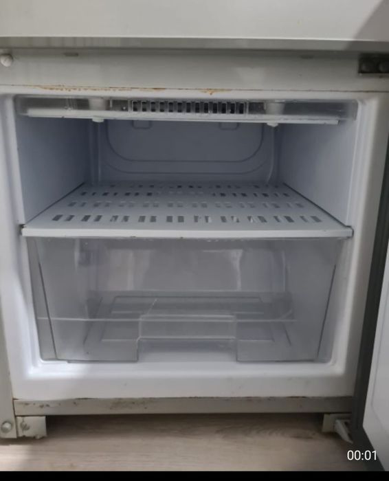 Холодильник б/у продам срочно