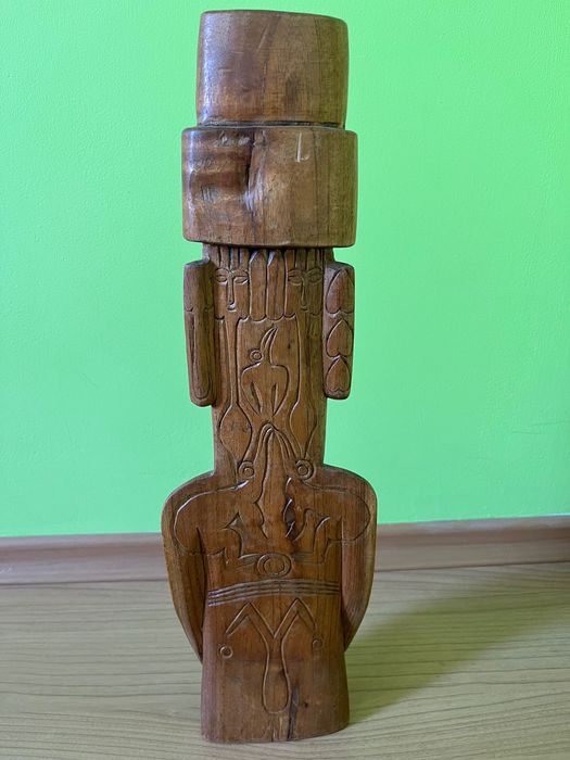 Дървена фигура -40 лв. внос от чужбина. Порцеланов кон и мелница