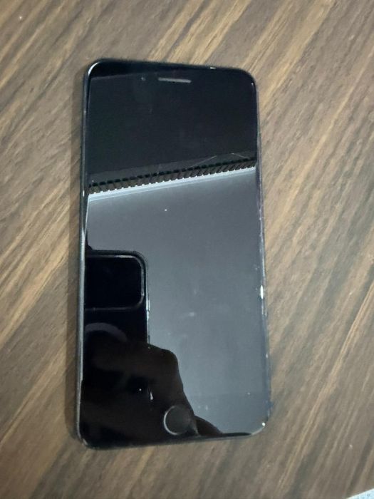 Продам Iphone 7plus